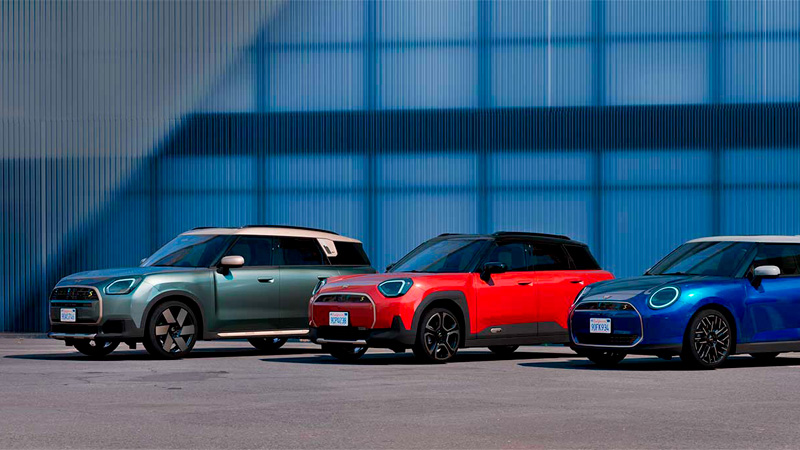 Vediamo 3 modelli di MINI affiancati.